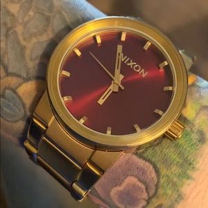 Nixon cannon analog watch